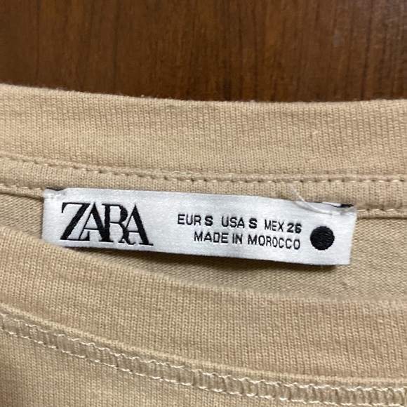 Zara size small it’s like a medium large - Picture 2 of 2